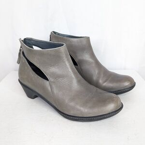 Dansko Bonita Grey Smooth Leather Cut Out Ankle Booties - Size 39
